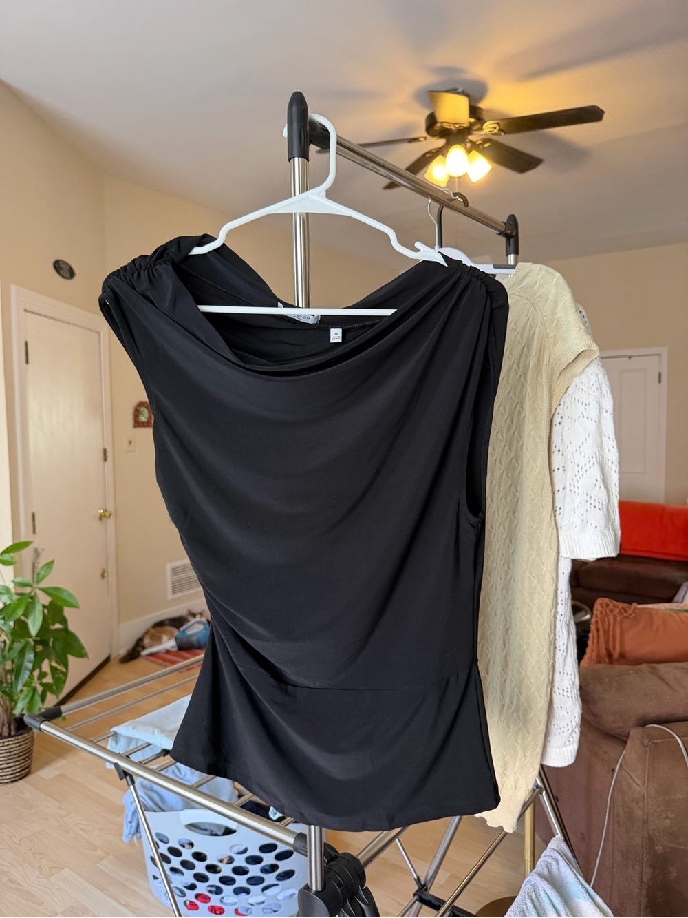 Aritzia Gallery Top